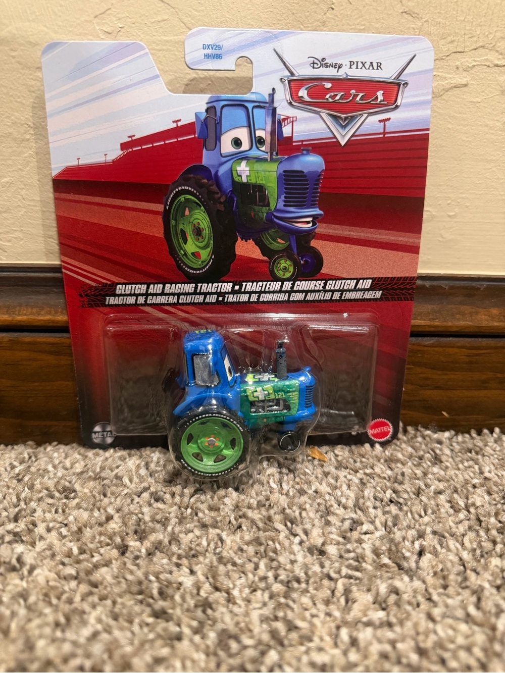 Disney Pixar Cars Clutch Aid Racing Tractor die-cast vehicle